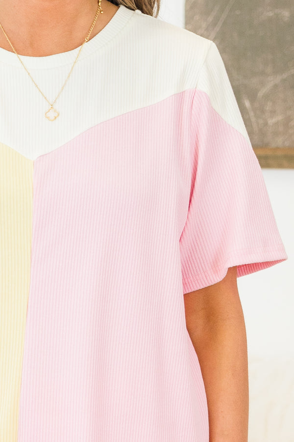 Chic Soul plus size clothing, yellow/pink short sleeve flowy top with round neckline with yellow on one side and pink on the other with white top detail