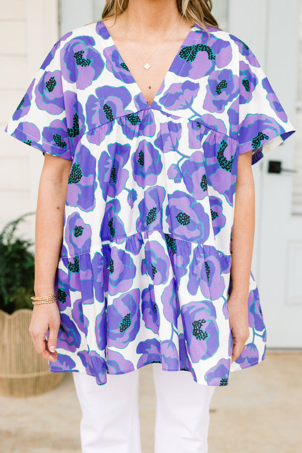 Chic Soul plus size clothing, purple short sleeve large floral print tiered top with v neckline 