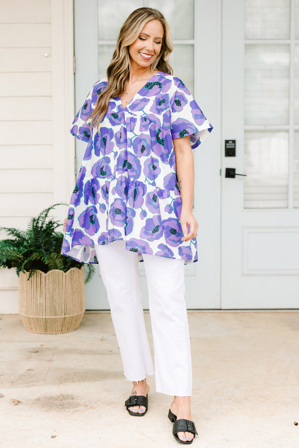Chic Soul plus size clothing, purple short sleeve large floral print tiered top with v neckline 
