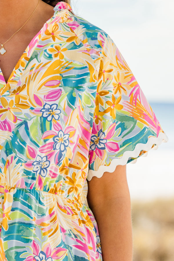 Chic Soul plus size clothing, short-sleeve yellow maxi dress with a v-neckline and white ric rac piping with a blue and yellow floral tropical print 