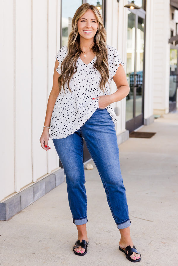 Chic Soul plus size clothing, ivory short sleeve top with ruffle sleeves with v neckline with black dotted print