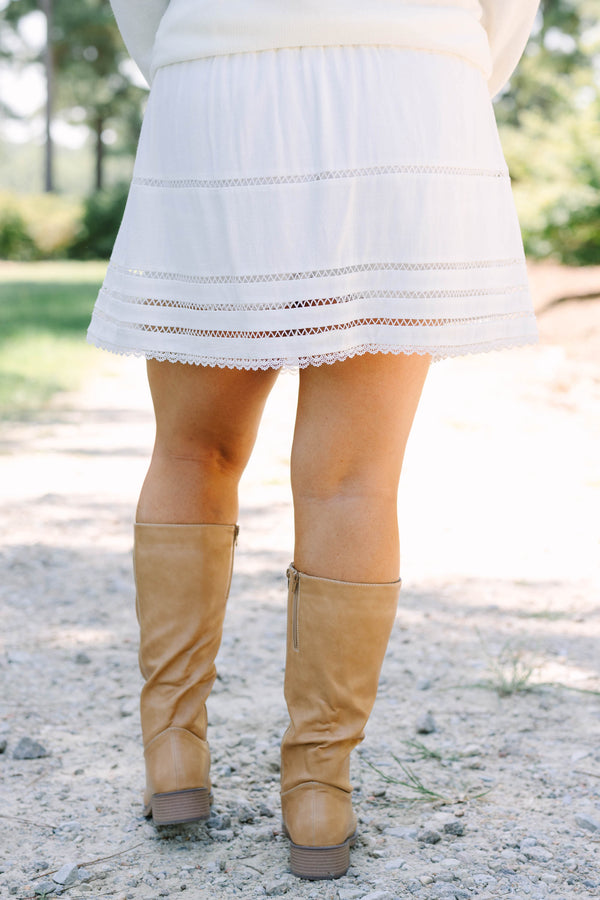 Plus Size white viscose-linen skort with eyelet lace tiers and a scalloped hem.