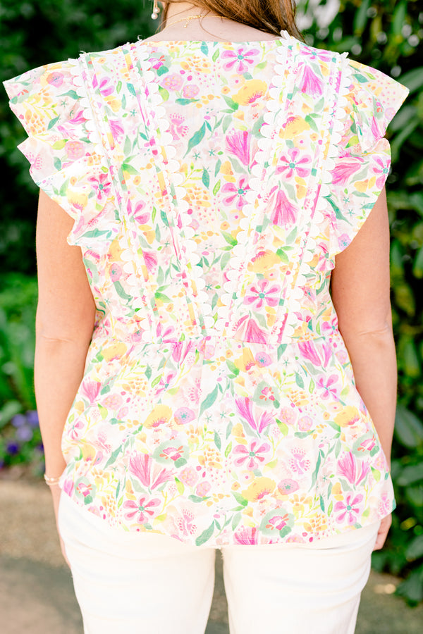 Chic Soul plus size clothing, pink floral short sleeve top with white lace detail along neckline and ruffle on sleeves with v neckline