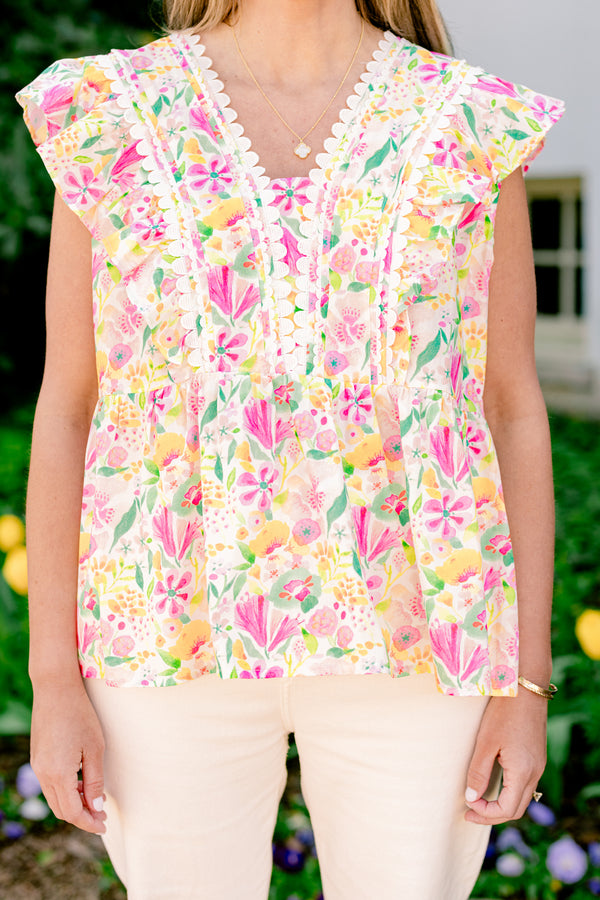 Chic Soul plus size clothing, pink floral short sleeve top with white lace detail along neckline and ruffle on sleeves with v neckline