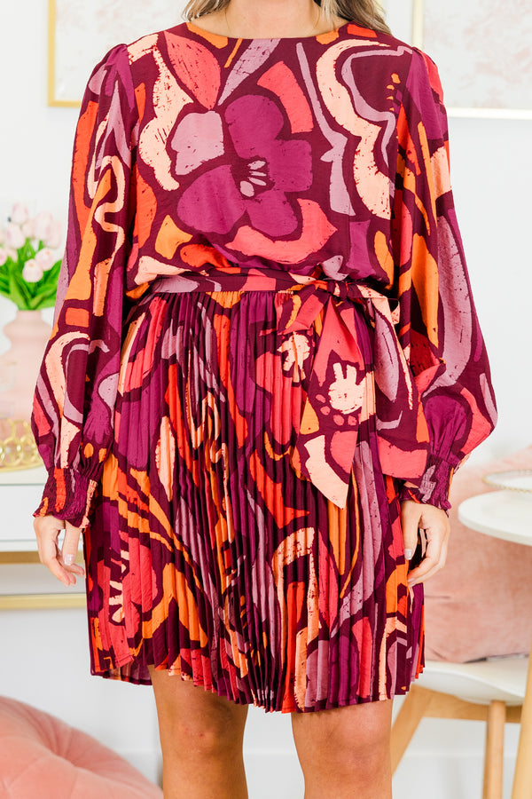 Chic Soul plus size clothing, magenta flowy dress with multicolor abstract pattern and pleated skirt part and bubble sleeves