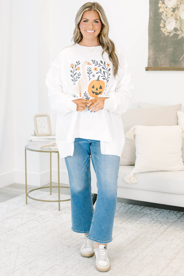 Plus Size ivory oversized crewneck sweatshirt with a goose, jack-o'-lantern, and floral graphics.