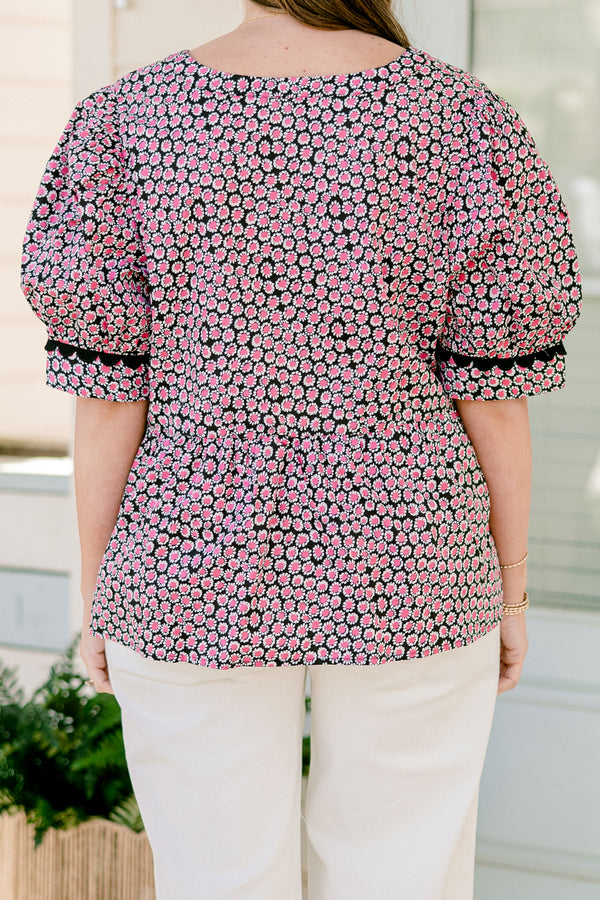 Chic Soul plus size clothing, black and purple floral print short puff sleeve top with black scallop trim on sleeves and v-neckline