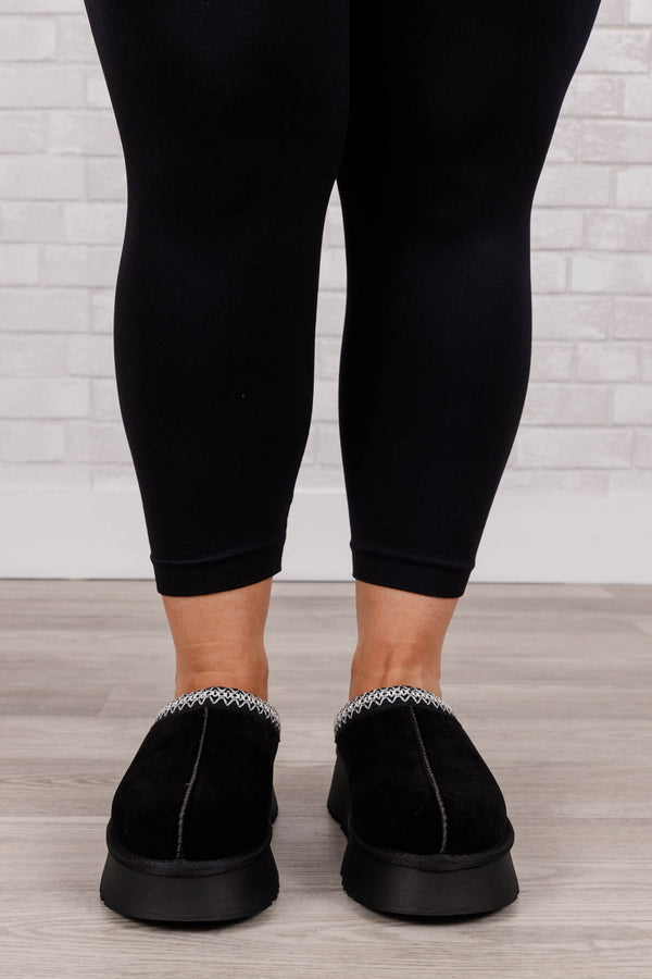 Chic Soul Plus size clothing, black platform slippers with faux fur interior, black and white patterned band.