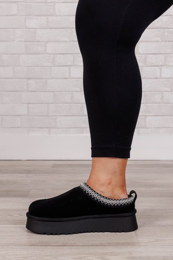 Chic Soul Plus size clothing, black platform slippers with faux fur interior, black and white patterned band.