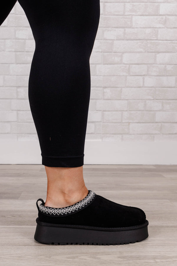 Chic Soul Plus size clothing, black platform slippers with faux fur interior, black and white patterned band.