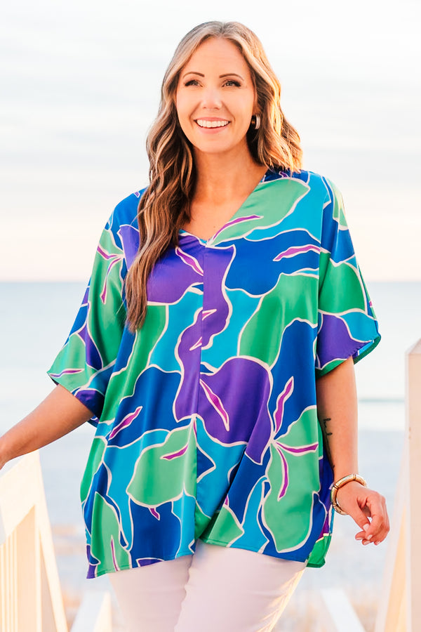 Chic Soul plus size clothing, blue abstract print top with short sleeves and v-neckline