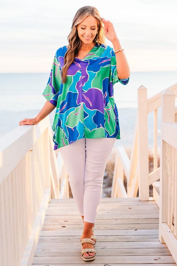 Chic Soul plus size clothing, blue abstract print top with short sleeves and v-neckline
