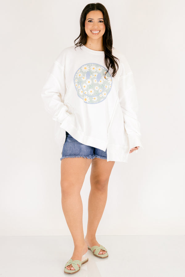 Chic Soul plus size clothing, white oversize crew neck with light blue and white daisy print smiley face in the middle