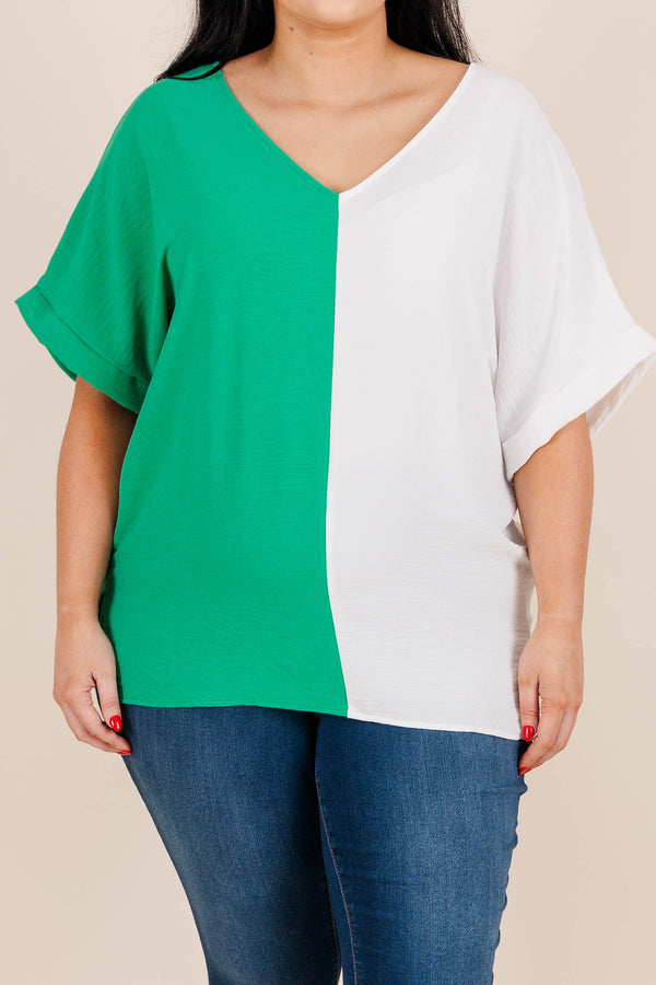 Chic Soul plus size clothing, kelly green/off white short sleeve tshirt split down the middle with v neckline