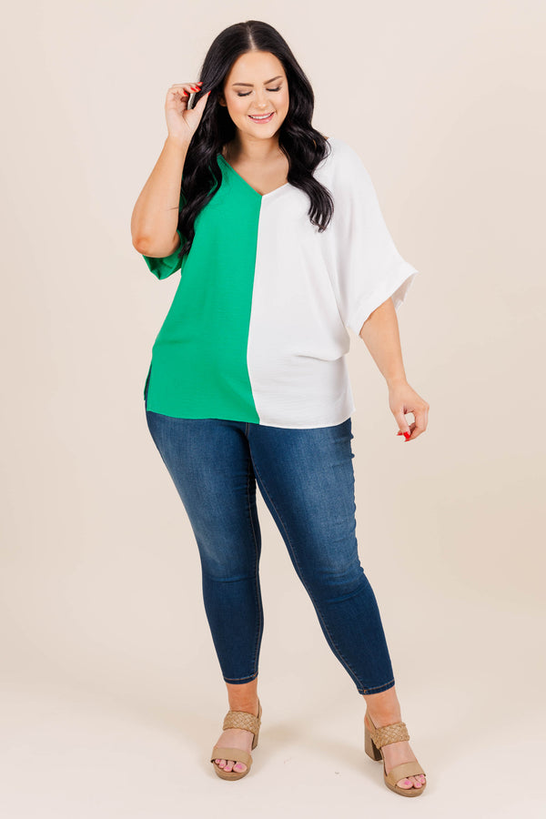 Chic Soul plus size clothing, kelly green/off white short sleeve tshirt split down the middle with v neckline