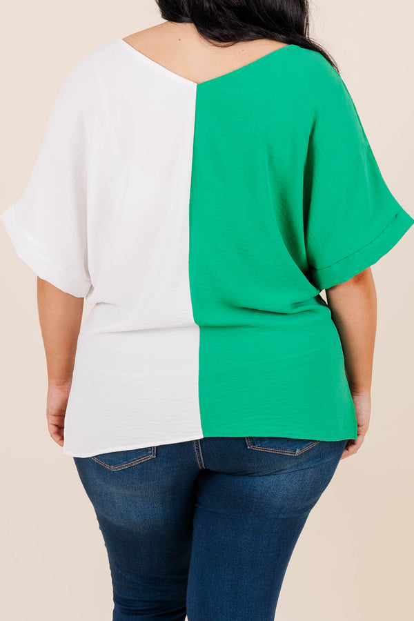 Chic Soul plus size clothing, kelly green/off white short sleeve tshirt split down the middle with v neckline
