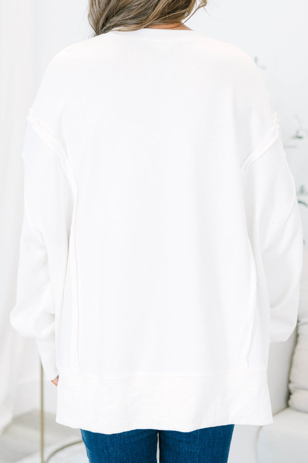 Plus size ivory crewneck sweatshirt with a vintage-style duck and bow graphic and a relaxed fit.