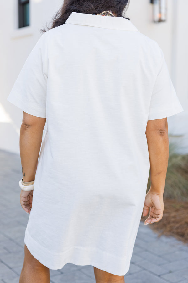 Chic Soul plus size clothing, white knee length dress with short sleeves a v-neckline as well as a collar 