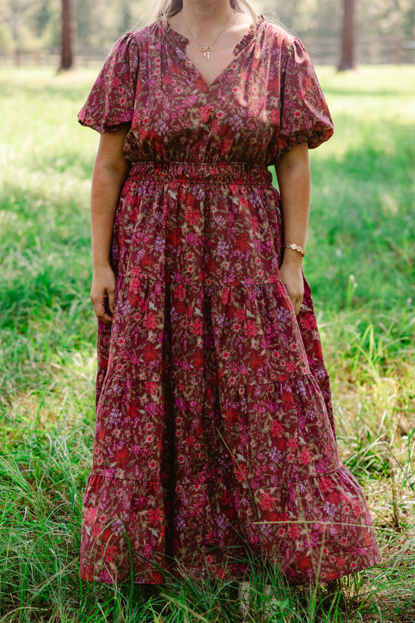 Chic Soul plus size clothing, brown floral print short puff sleeve tiered flowy maxi dress with v neckline and sinched waist