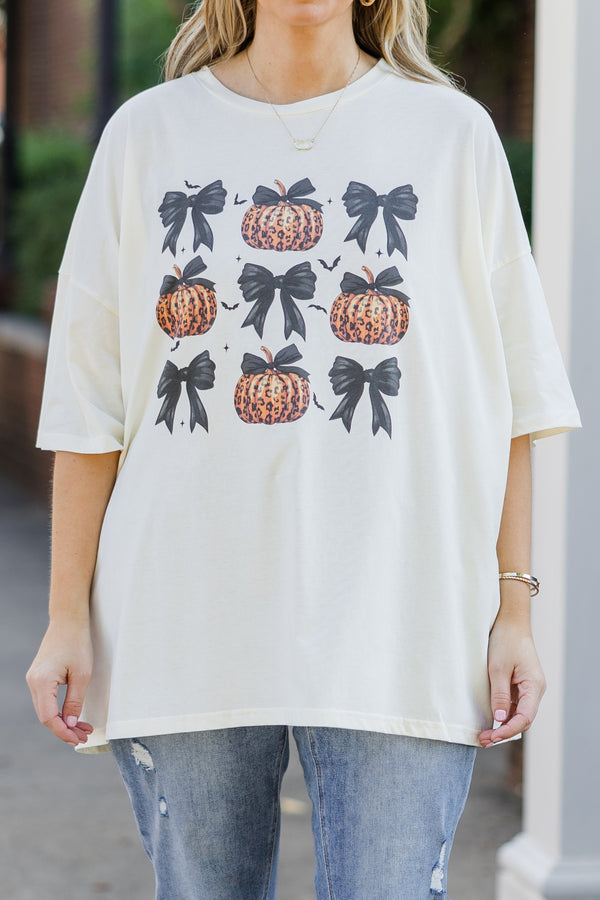 Chic Soul plus size clothing, ivory short sleeve boyfriend tee with leopard printed pumpkins with black bows graphic design