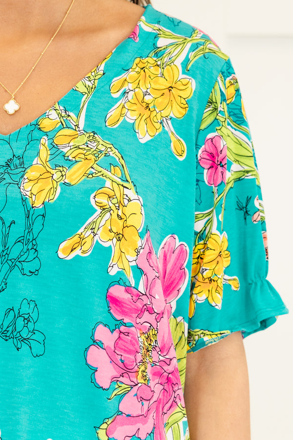 Chic Soul plus size clothing, blue short sleeve large floral print top in yellow/pink with v neckline