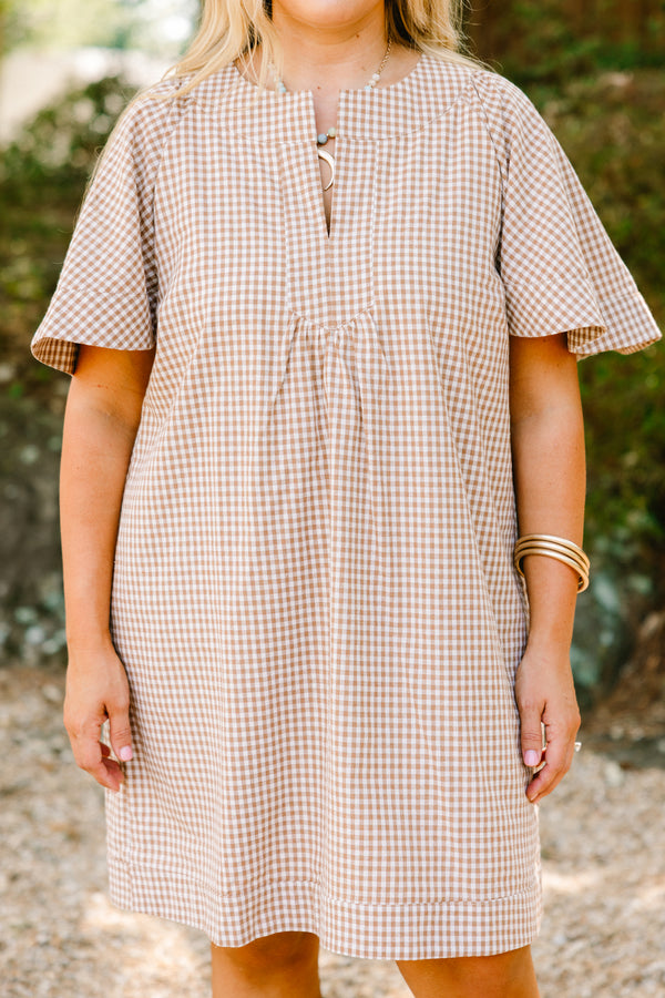 Chic Soul plus size clothing, brown gingham short sleeve dress with a slight v-neckline 