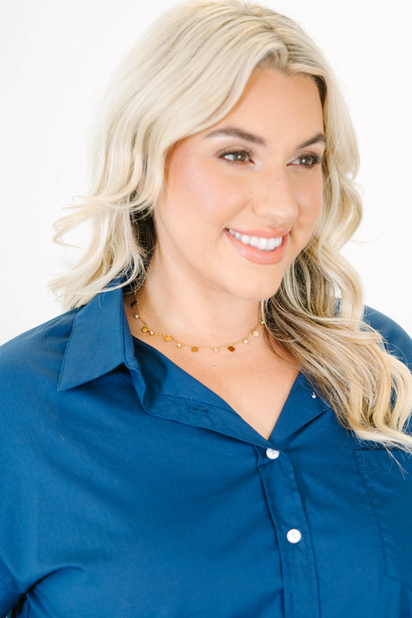 Plus Size gold-tone choker necklace with flat clover motifs and sparkling crystal drop charms.