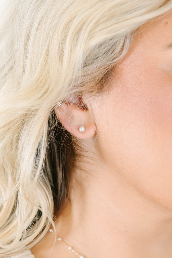 Gold station dainty pearl necklace