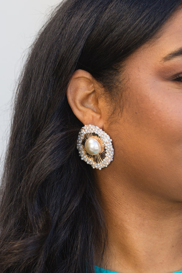 Chic Soul plus size clothing, gold round stud with a pearl on top of a gold round stud as well as small pearls going around the outer edges 