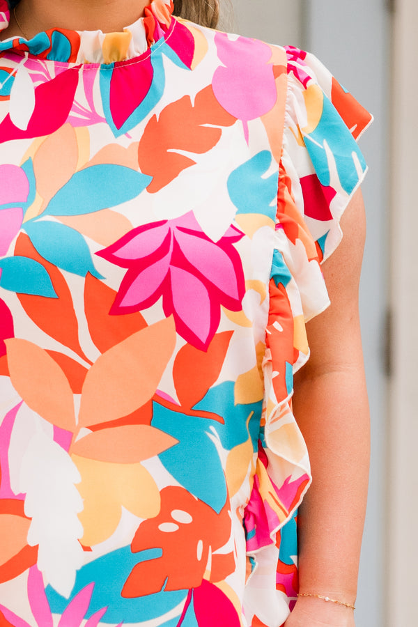 Chic Soul plus size clothing, pint multi abstract patter short sleeve top with ruffle along neckline and ruffle sleeves