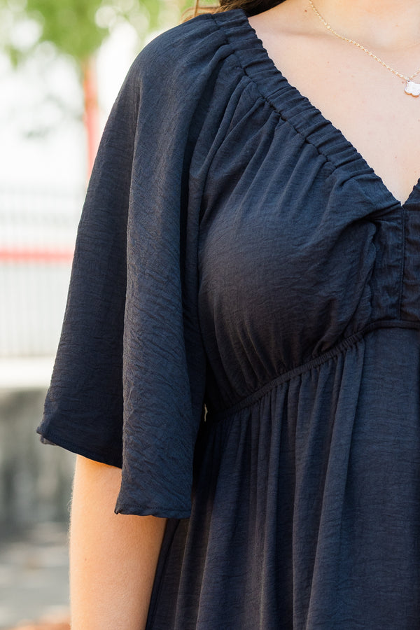 Chic Soul plus size clothing, black short sleeve flowy tiered midi dress with v neckline with flowy short sleeves