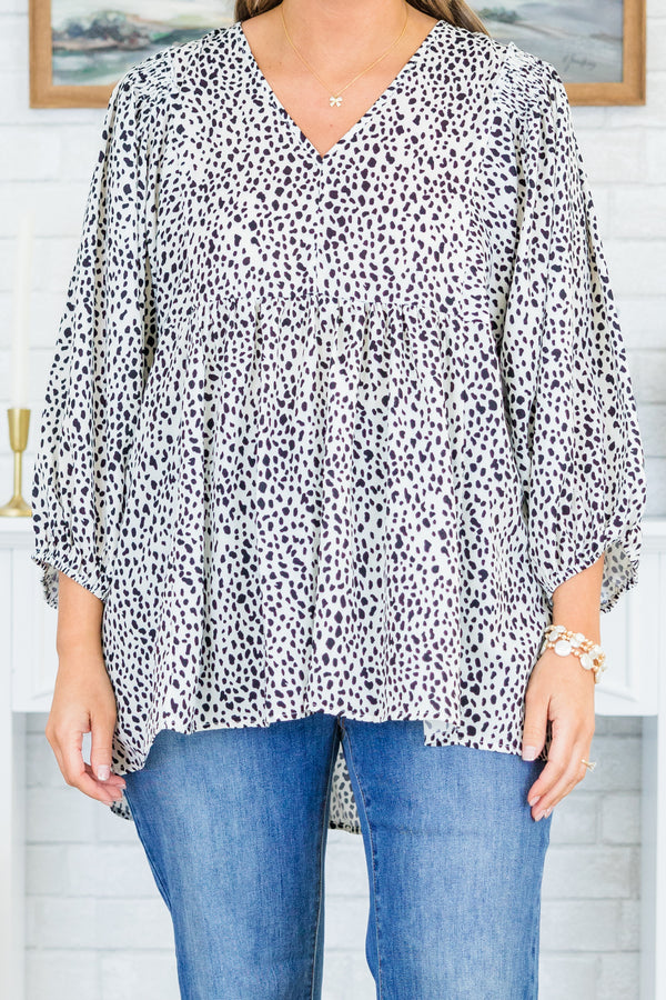 Chic Soul plus size clothing, cream babydoll top with black leopard pattern and bubble sleeves