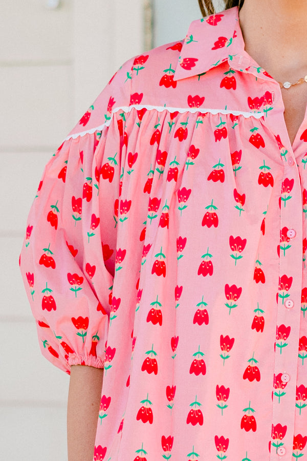 Chic Soul plus size clothing, pink bubble sleeve collared blouse with red tulip pattern and buttons down the front