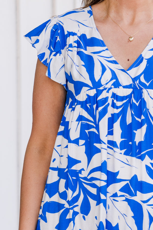 Chic Soul plus size clothing, flutter-sleeve royal blue and off-white baby doll dress with v-neckline and tropical floral pattern