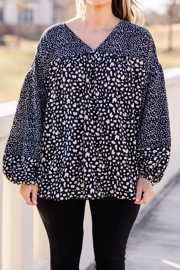 Chic Soul plus size clothing, black top with white spotted color block pattern and balloon sleeves