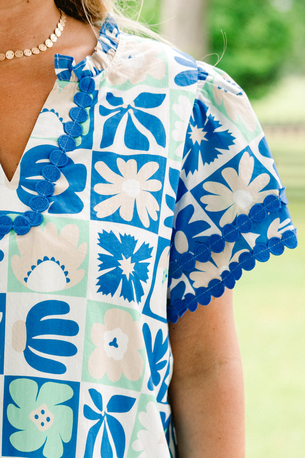 Chic Soul plus size clothing, blue green casual short sleeve top with floral tile pattern