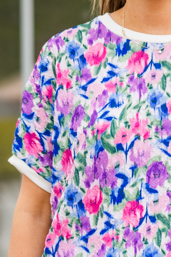 Chic Soul plus size clothing, short sleeve purple/mauve top with floral pattern and white line detailing on collar and sleeves