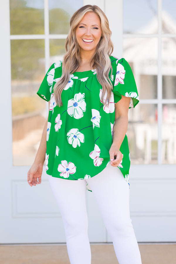 Chic Soul plus size clothing, kelly clothing flowy top with white floral pattern and puff sleeves