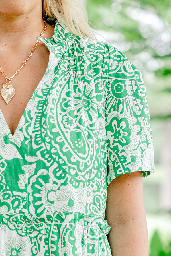Chic Soul Plus size clothing, green maxi dress with a white floral pattern slight v-neckline and short sleeves 
