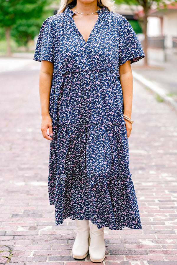 Chic Soul Plus size clothing, navy floral maxi dress with short sleeves and a white floral pattern throughout 