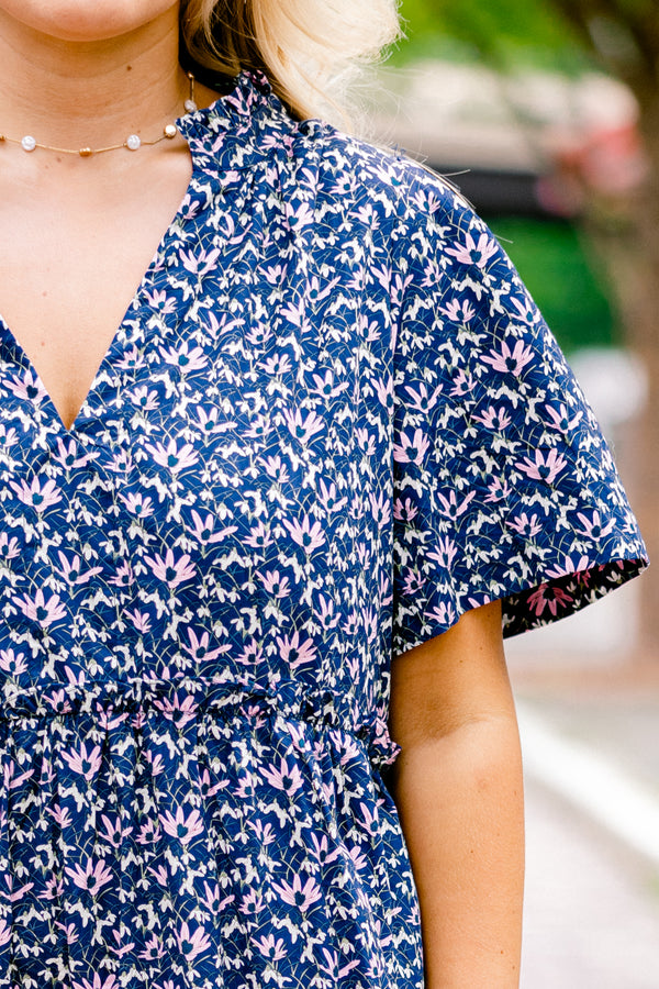 Chic Soul Plus size clothing, navy floral maxi dress with short sleeves and a white floral pattern throughout 