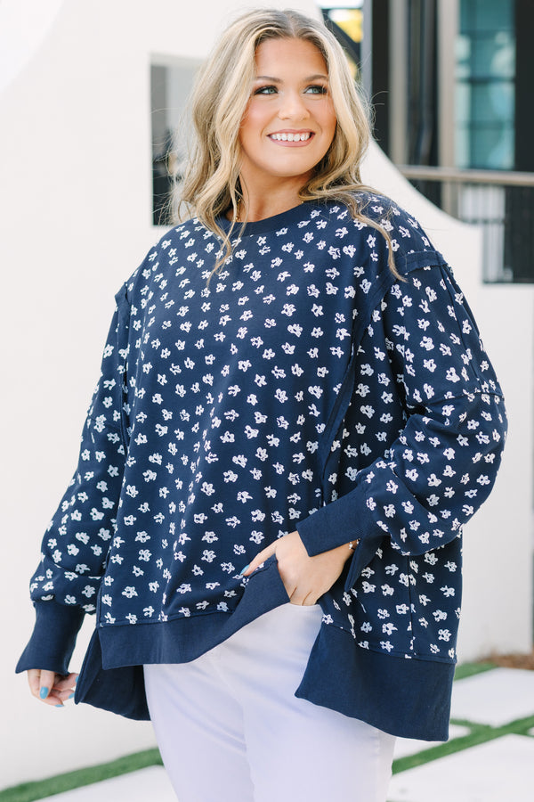 Chic Soul plus size clothing, navy and white floral print long sleeve crewneck oversized pullover with slits on the hip