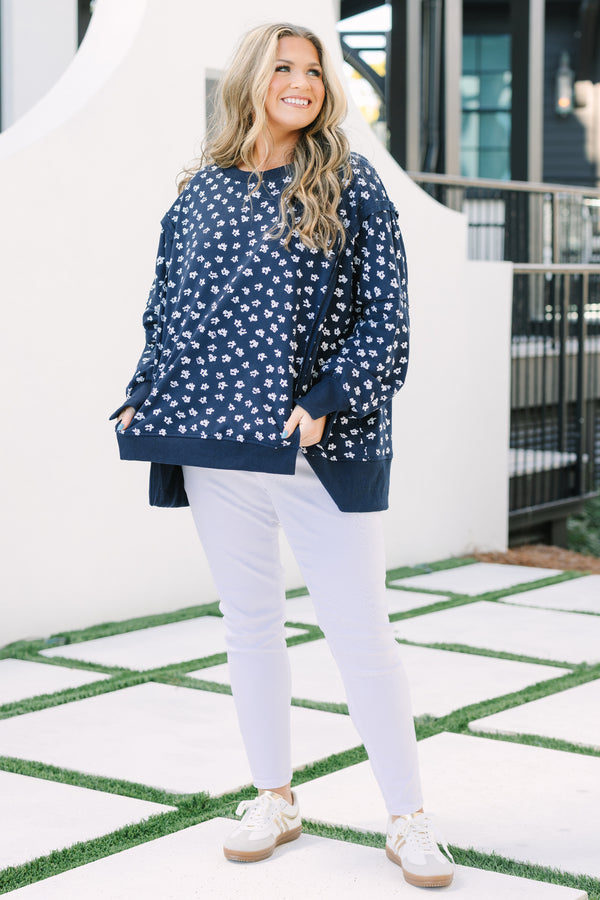 Chic Soul plus size clothing, navy and white floral print long sleeve crewneck oversized pullover with slits on the hip