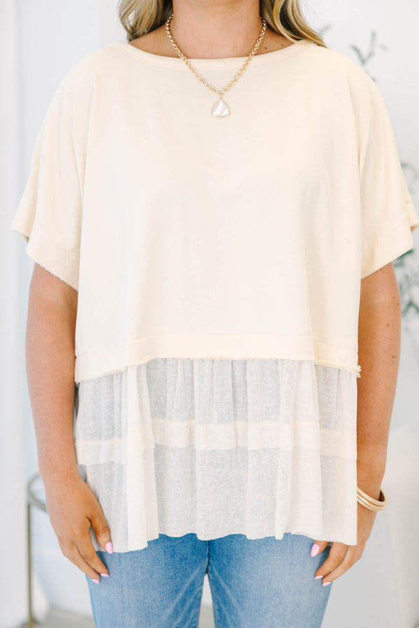 Chic Soul plus size clothing, short-sleeve ivory white baby doll top with the bottom being a ruffled lace with a scoop-neckline