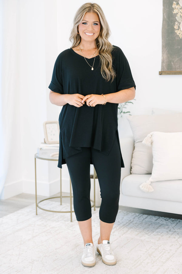 Black Buttery Soft Activewear Capri Leggings with Pockets