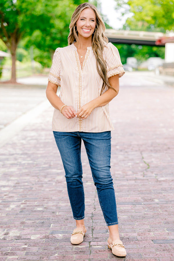 Chic Soul plus size clothing, brown striped top with flutter sleeves and a brow polka dot detail going down the center of the shirt and on the sleeves 