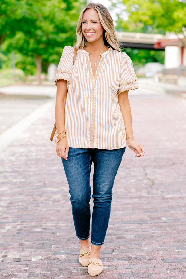 Chic Soul plus size clothing, brown striped top with flutter sleeves and a brow polka dot detail going down the center of the shirt and on the sleeves 