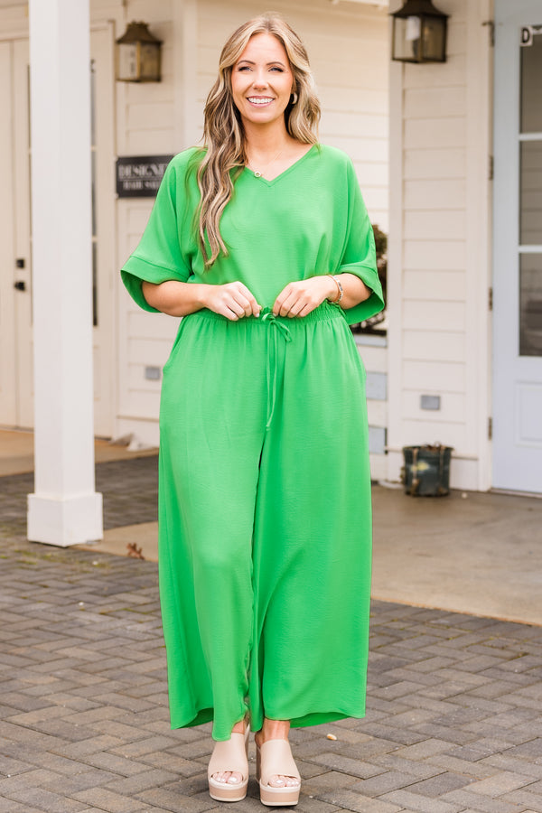 Chic Soul plus size clothing, kelly green short sleeve top with v neckline and cuff sleeves
