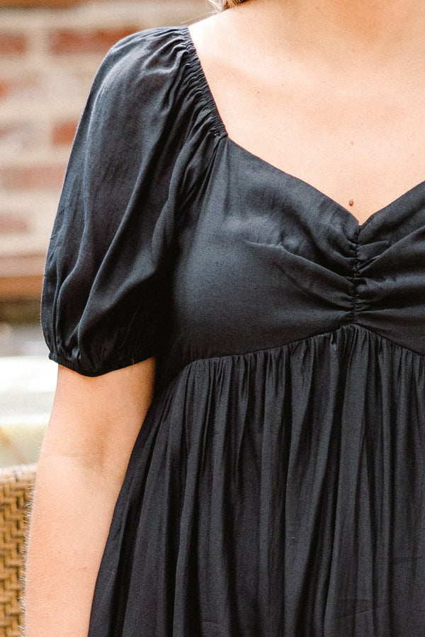 Chic Soul plus size clothing, short sleeve black midi dress with synched chest with sweetheart neckline with puff sleeves and ruffle tier along the bottom