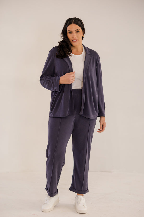 Chic Soul plus size clothing, ink navy long sleeve flowy blazer with collar detail